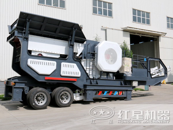 移動顎式破碎機(jī)圖片
