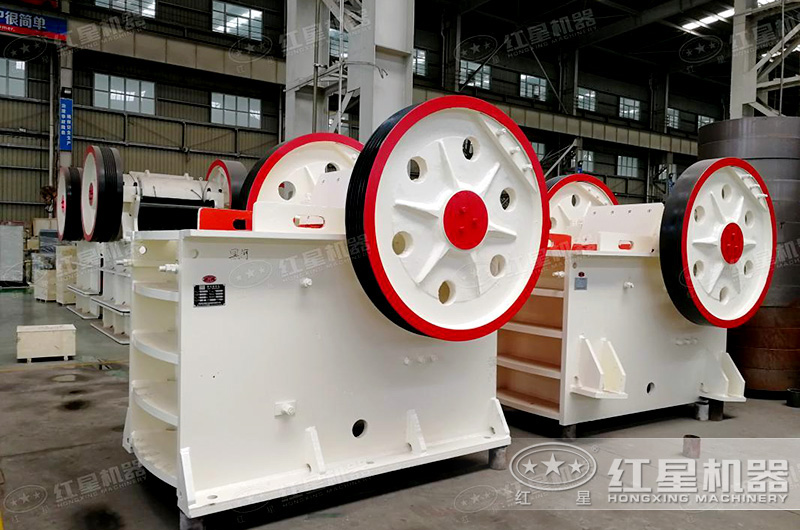 鄂式碎石機(jī)